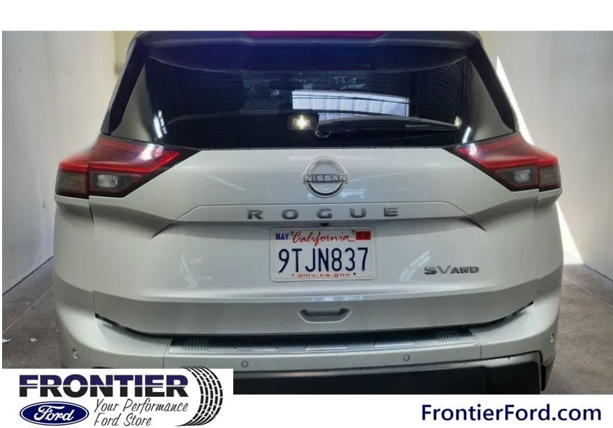 Used 2024 Nissan Rogue SV w/ SV Premium Package AWD/4WD image 3
