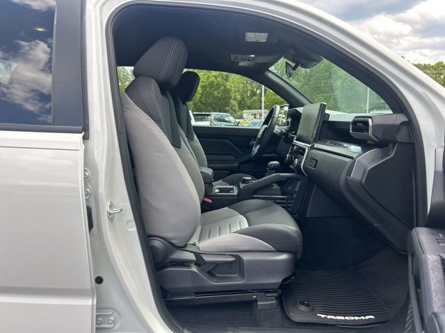 Used 2025 Toyota Tacoma TRD Off-Road AWD/4WD image 18