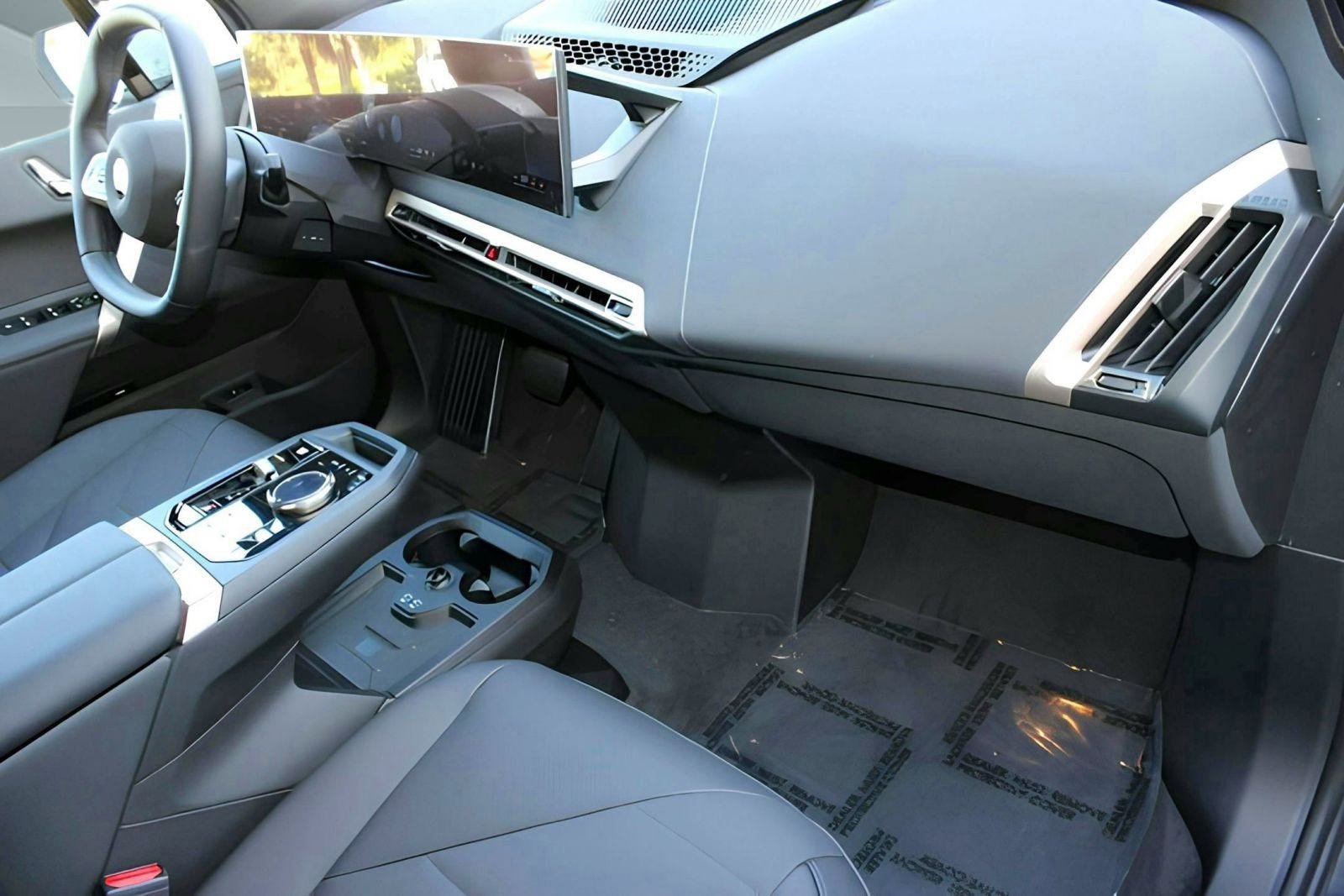 New 2026 BMW iX xDrive60 w/ Premium Package image 32