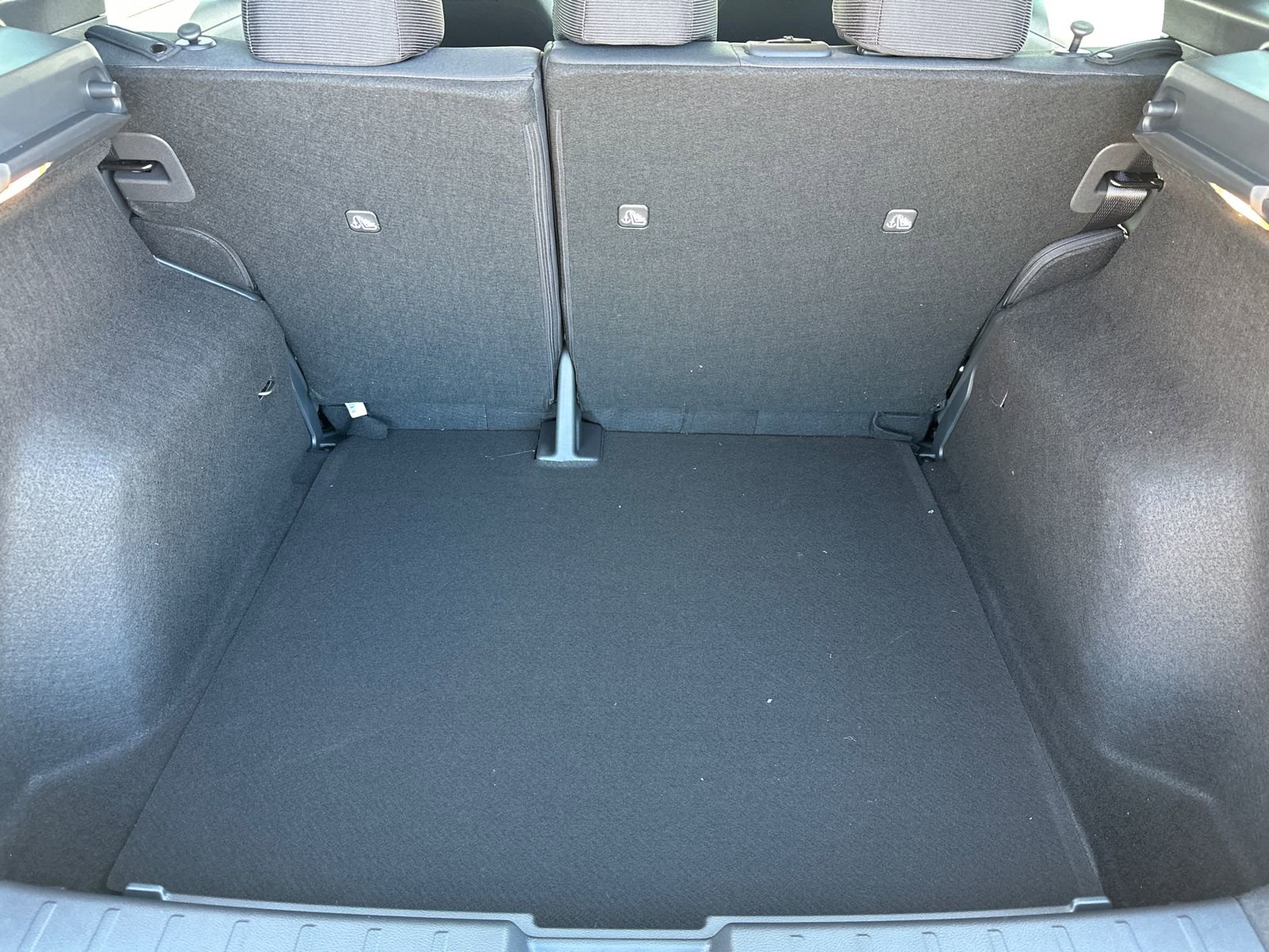 New 2026 Nissan Kicks S image 18