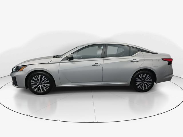 Used 2024 Nissan Altima 2.5 SV image 6