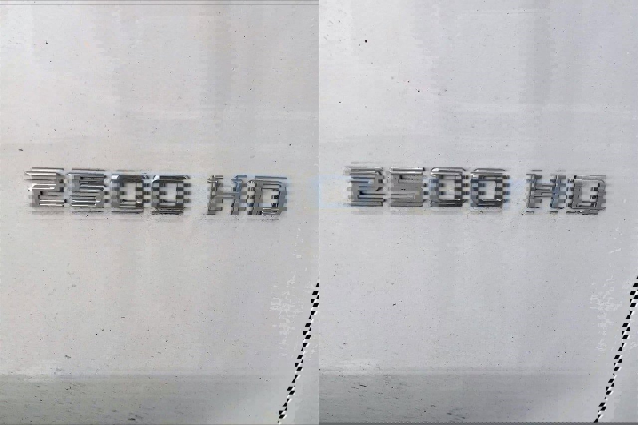 Used 2023 Chevrolet Silverado 2500 LT w/ Snow Plow Prep/Camper Package image 9