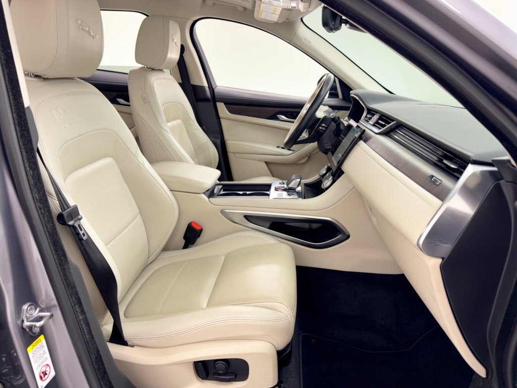 Used 2023 Jaguar F-PACE S AWD/4WD image 30
