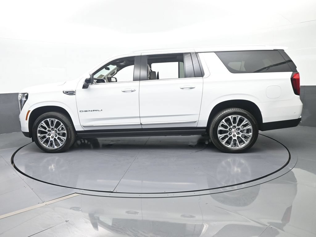 Used 2026 GMC Yukon XL Denali w/ Denali Reserve Package AWD/4WD image 3
