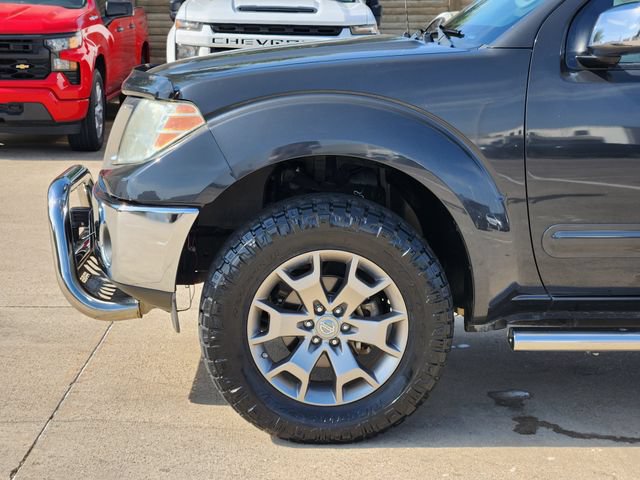 Used 2015 Nissan Frontier SL RWD image 15