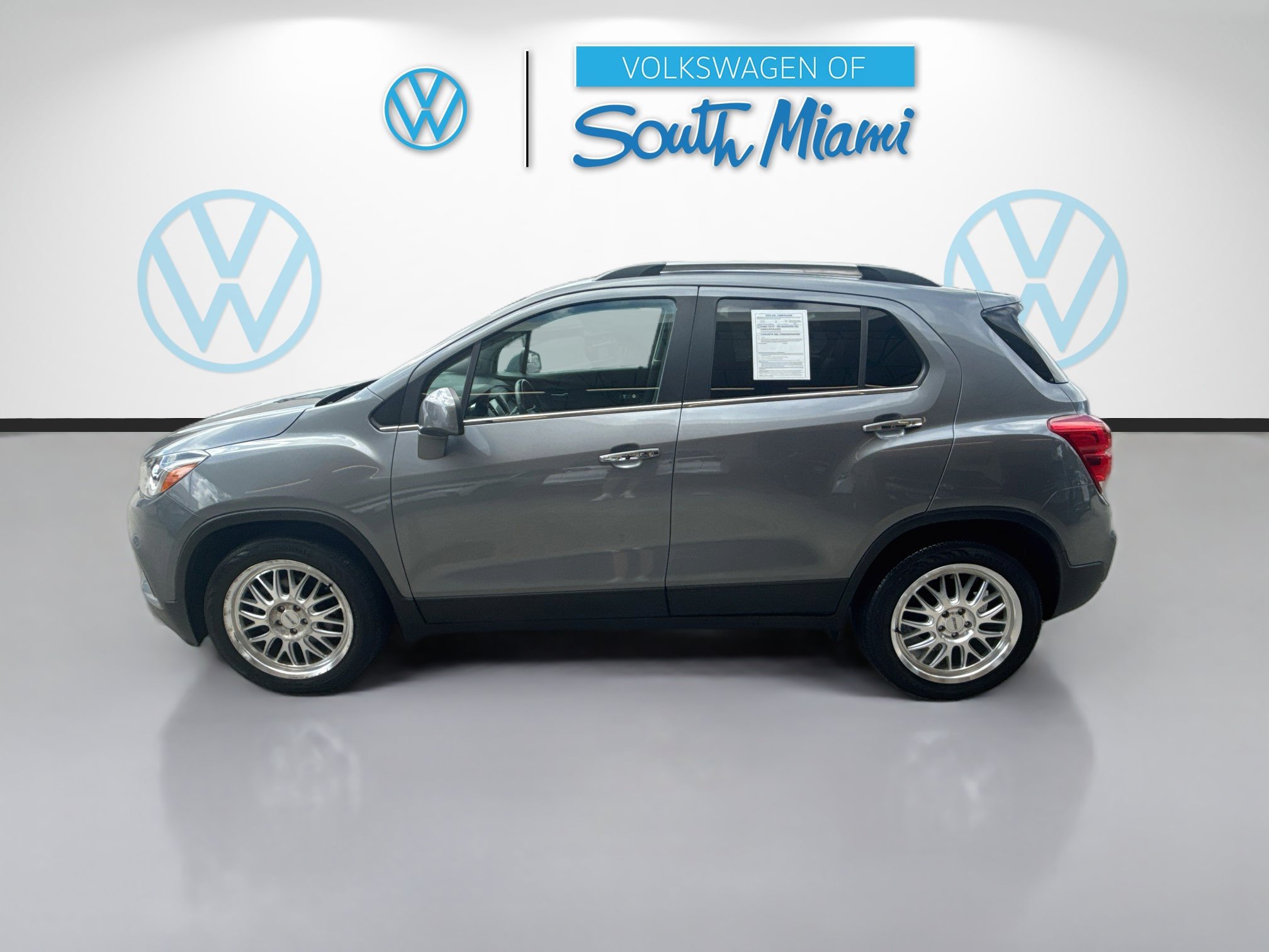 Used 2020 Chevrolet Trax LT w/ Driver Confidence Package FWD image 4