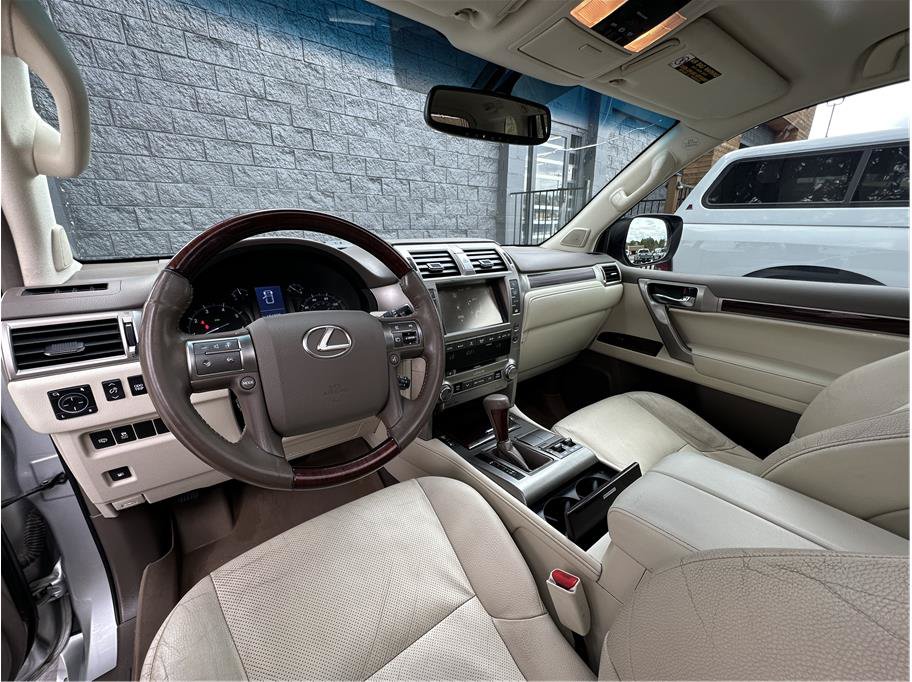 Used 2016 Lexus GX 460 w/ Premium Package AWD/4WD image 14