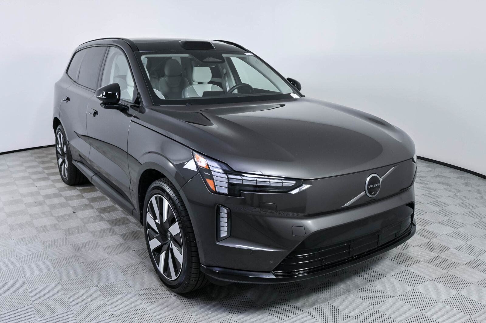 Used 2025 Volvo EX90 Ultra AWD/4WD image 26