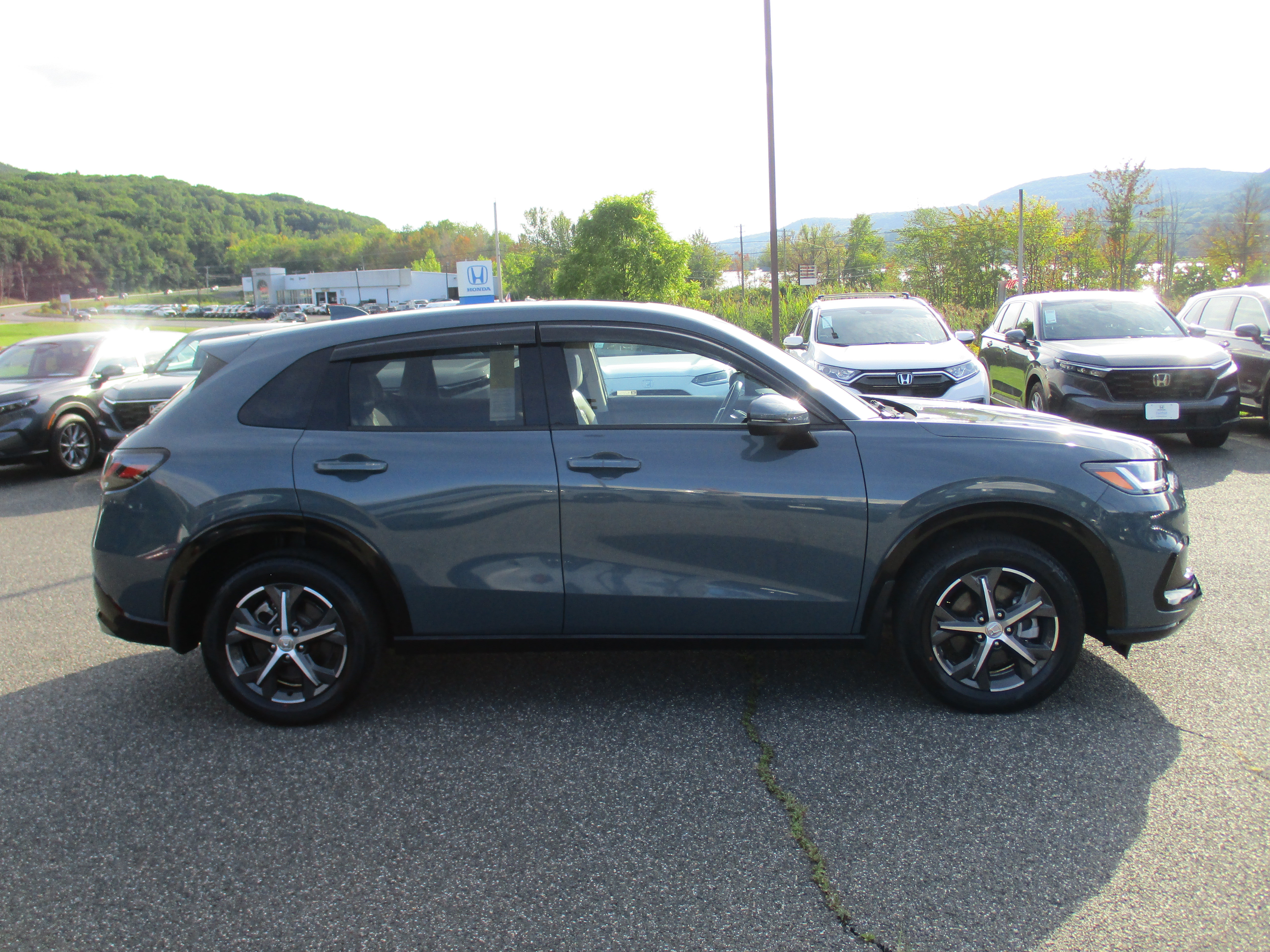 Certified 2023 Honda HR-V EX-L image 2