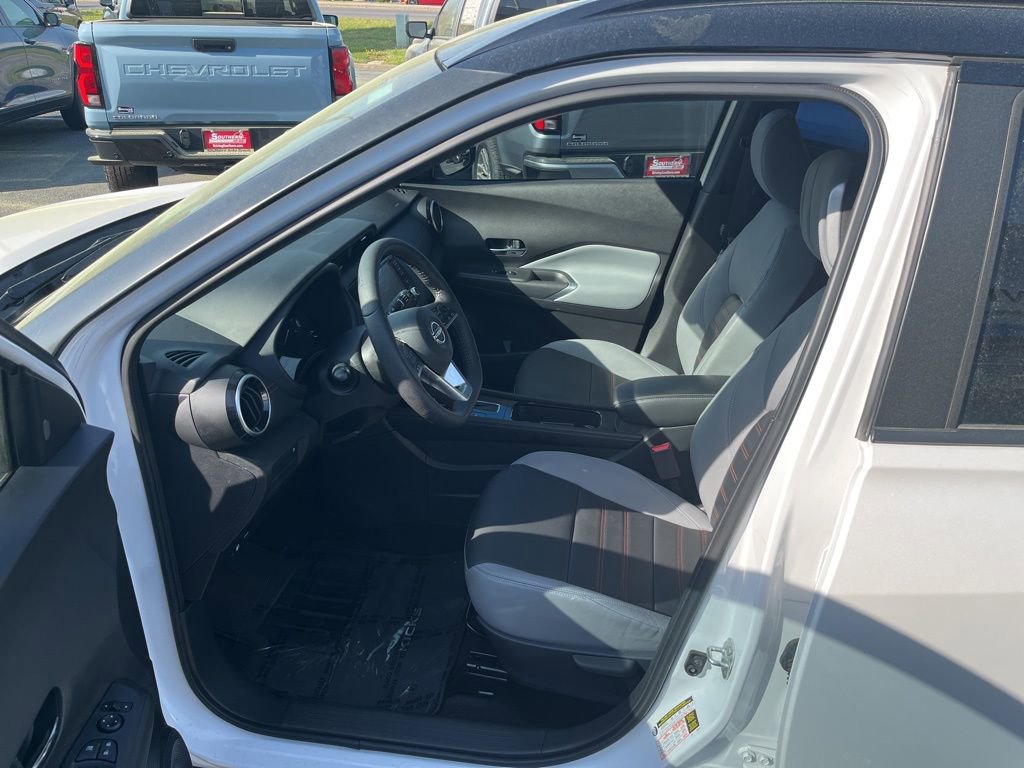 Used 2023 Nissan Kicks SR w/ SR Premium Package image 34