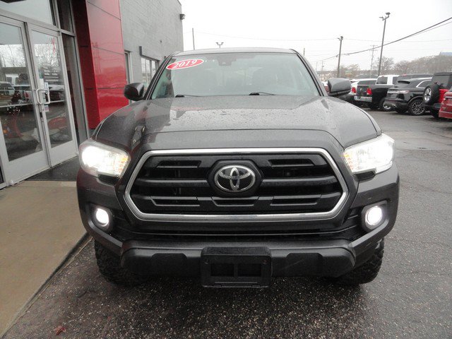 Used 2019 Toyota Tacoma SR5 AWD/4WD image 7