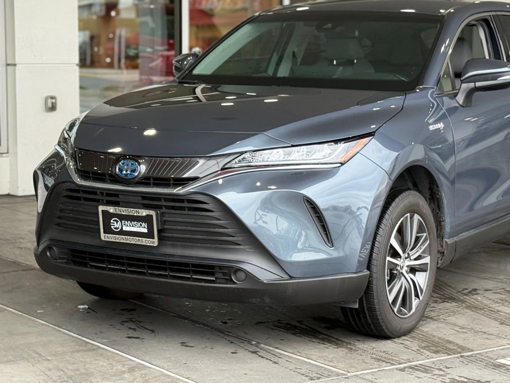 Certified 2021 Toyota Venza LE w/ Carpet Mat Package (TMS) image 3