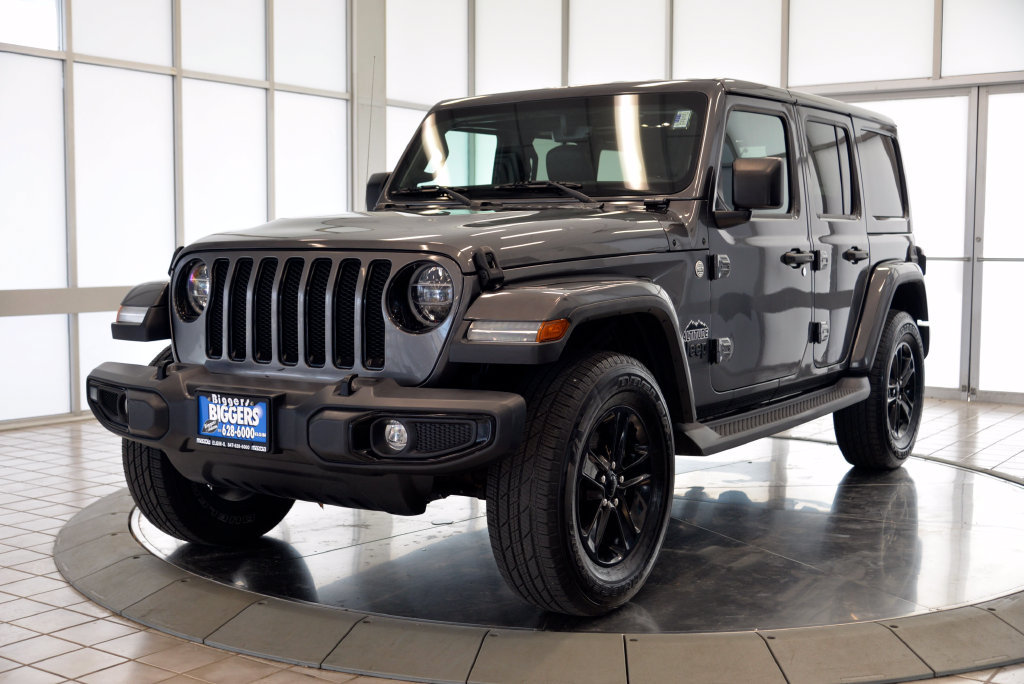Used 2019 Jeep Wrangler Unlimited Sahara AWD/4WD image 4