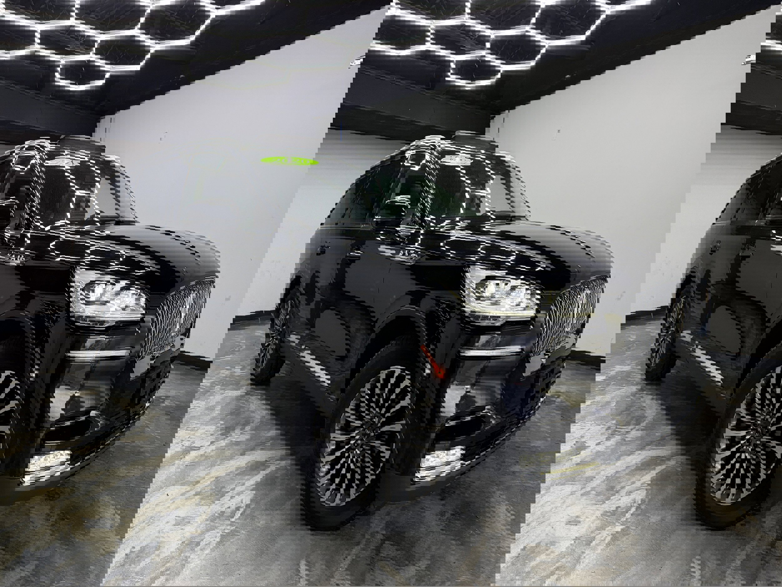 Used 2020 Lincoln Aviator Reserve w/ Equipment Group 202A image 5