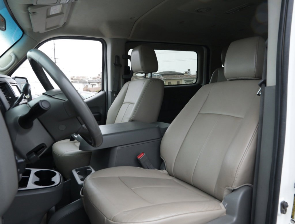 Used 2016 Nissan NV 3500 SL image 16