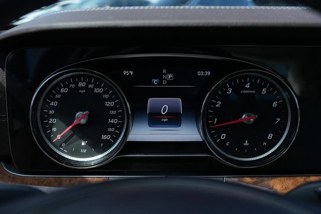 Used 2018 Mercedes-Benz E 300 4MATIC image 32