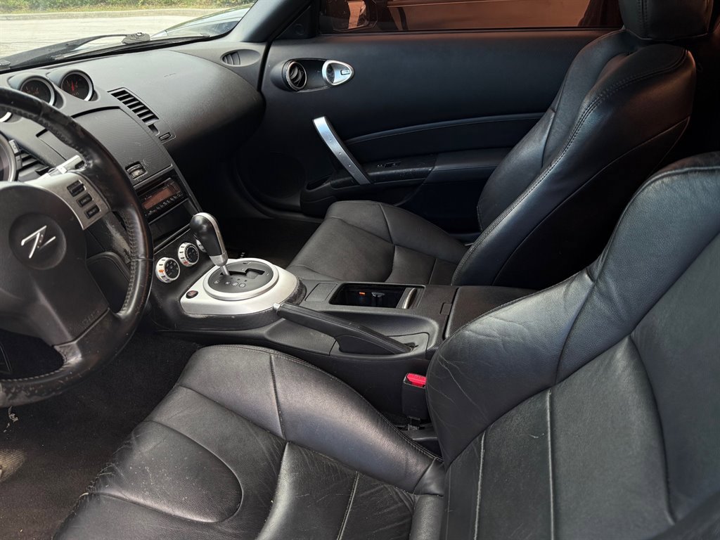 Used 2005 Nissan 350Z Enthusiast w/ (K96) Aerodynamics Pkg RWD image 17