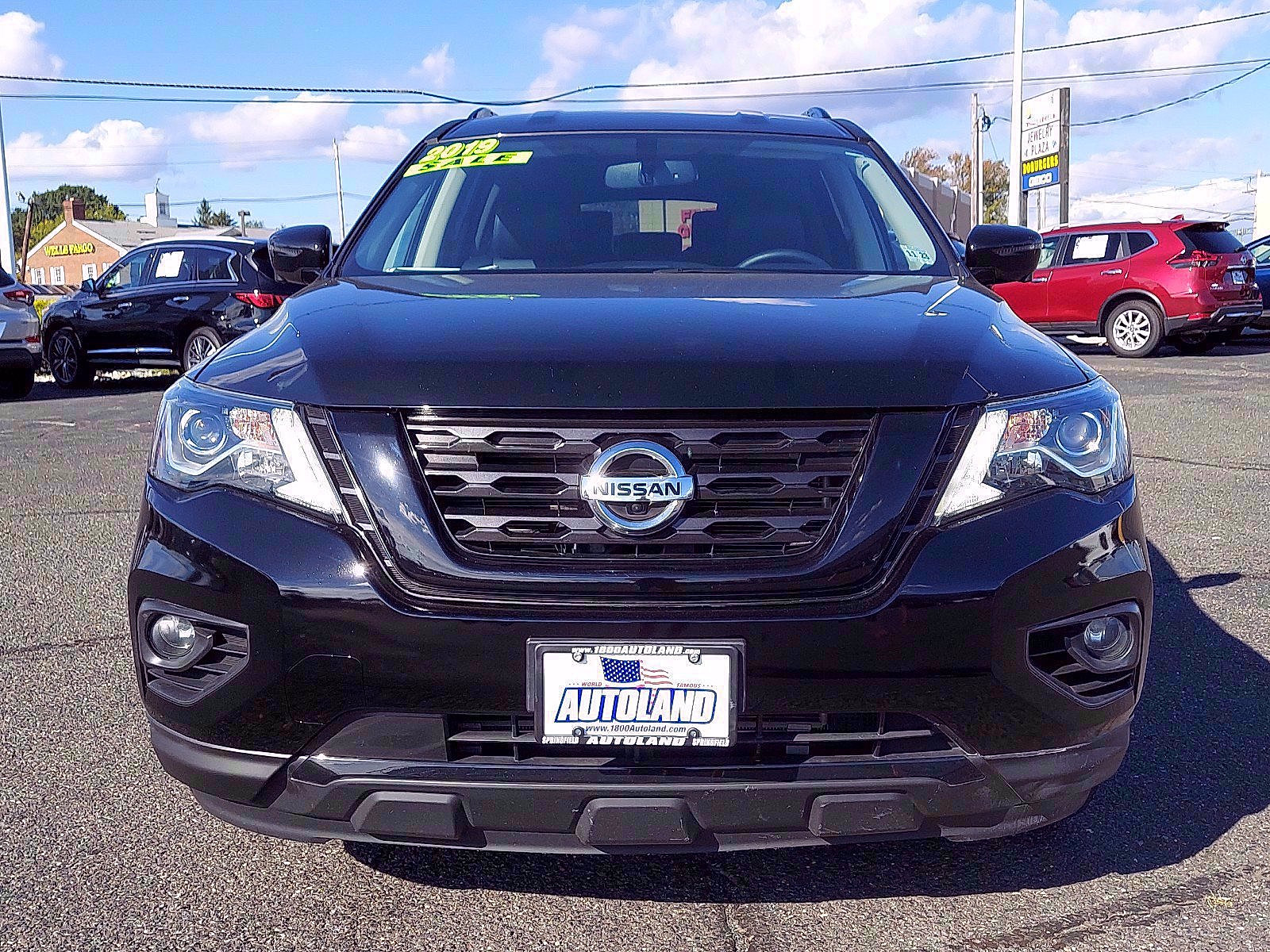 Used 2018 Nissan Pathfinder SL w/ Midnight Edition Package AWD/4WD image 2