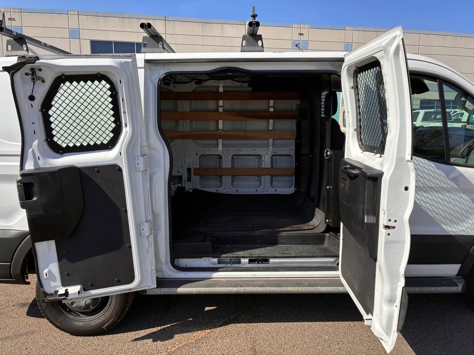 Used 2018 Ford Transit 250 130 Low Roof w/ Exterior Upgrade Package image 23