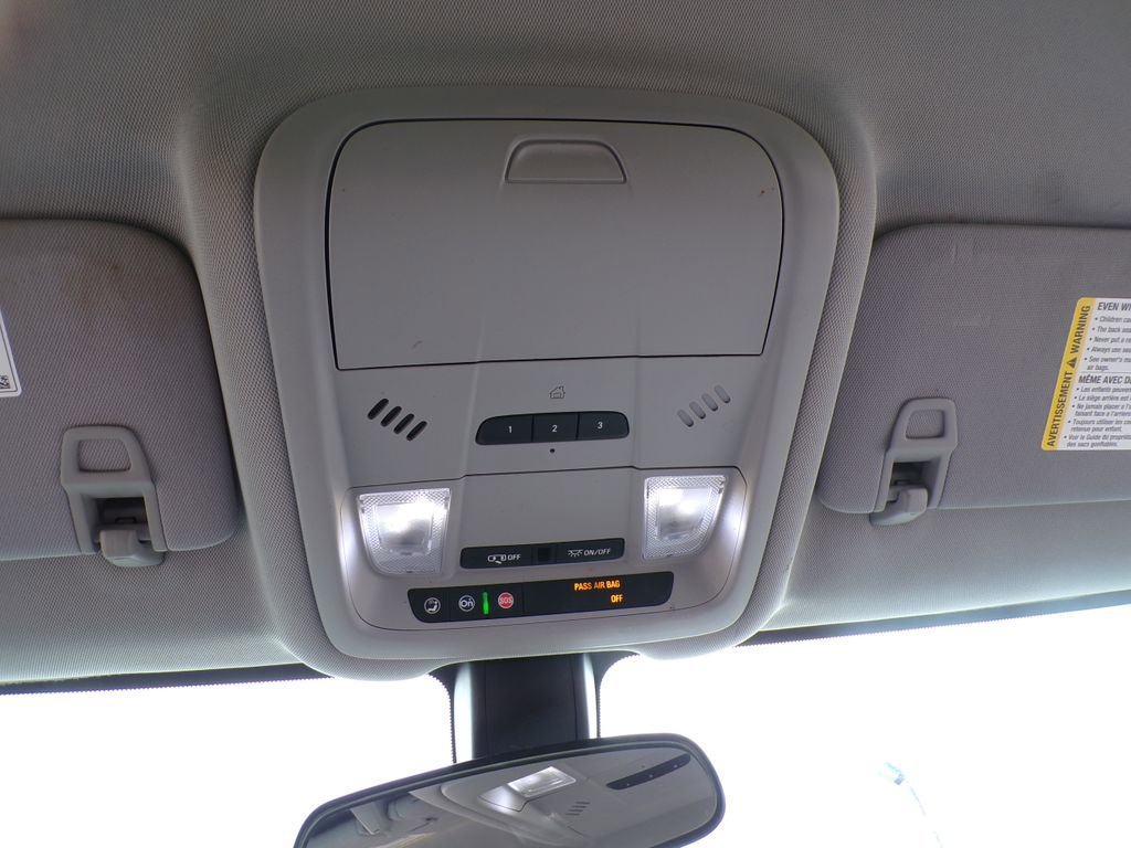 Used 2018 Chevrolet Equinox LT FWD image 25
