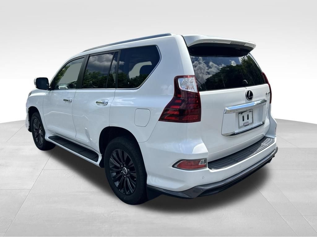 Used 2022 Lexus GX 460 Luxury w/ Sport Design Package AWD/4WD image 3