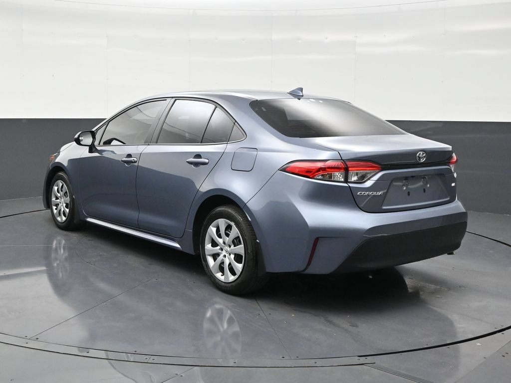 Used 2025 Toyota Corolla LE FWD image 3