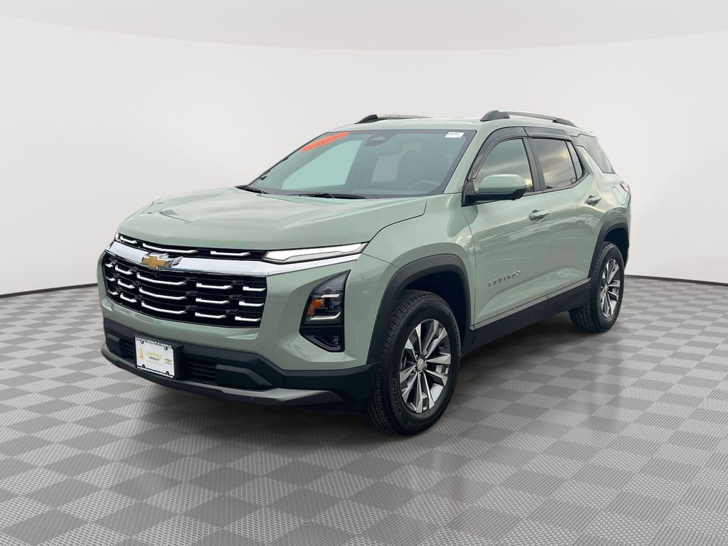 Used 2025 Chevrolet Equinox LT w/ Convenience Package II AWD/4WD image 3