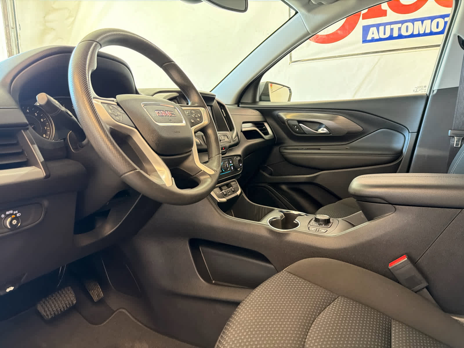 Used 2023 GMC Terrain SLE w/ Driver Convenience Package FWD image 15