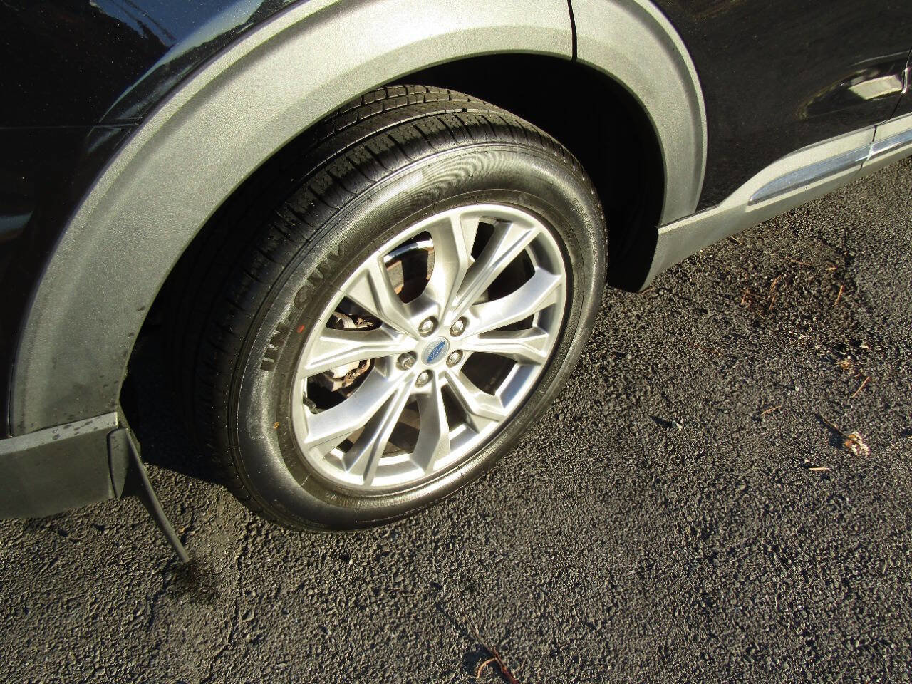 Used 2020 Ford Explorer XLT w/ Equipment Group 202A image 37