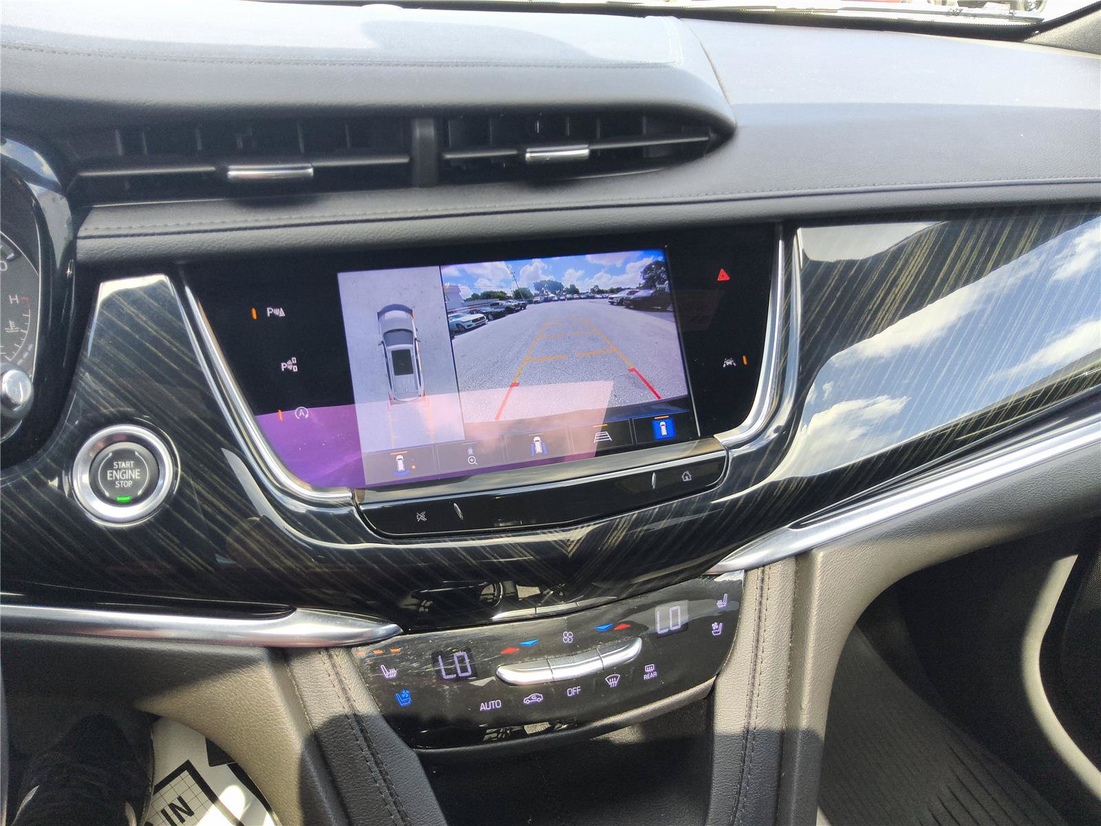 Used 2023 Cadillac XT6 Premium Luxury w/ Technology Package FWD image 34
