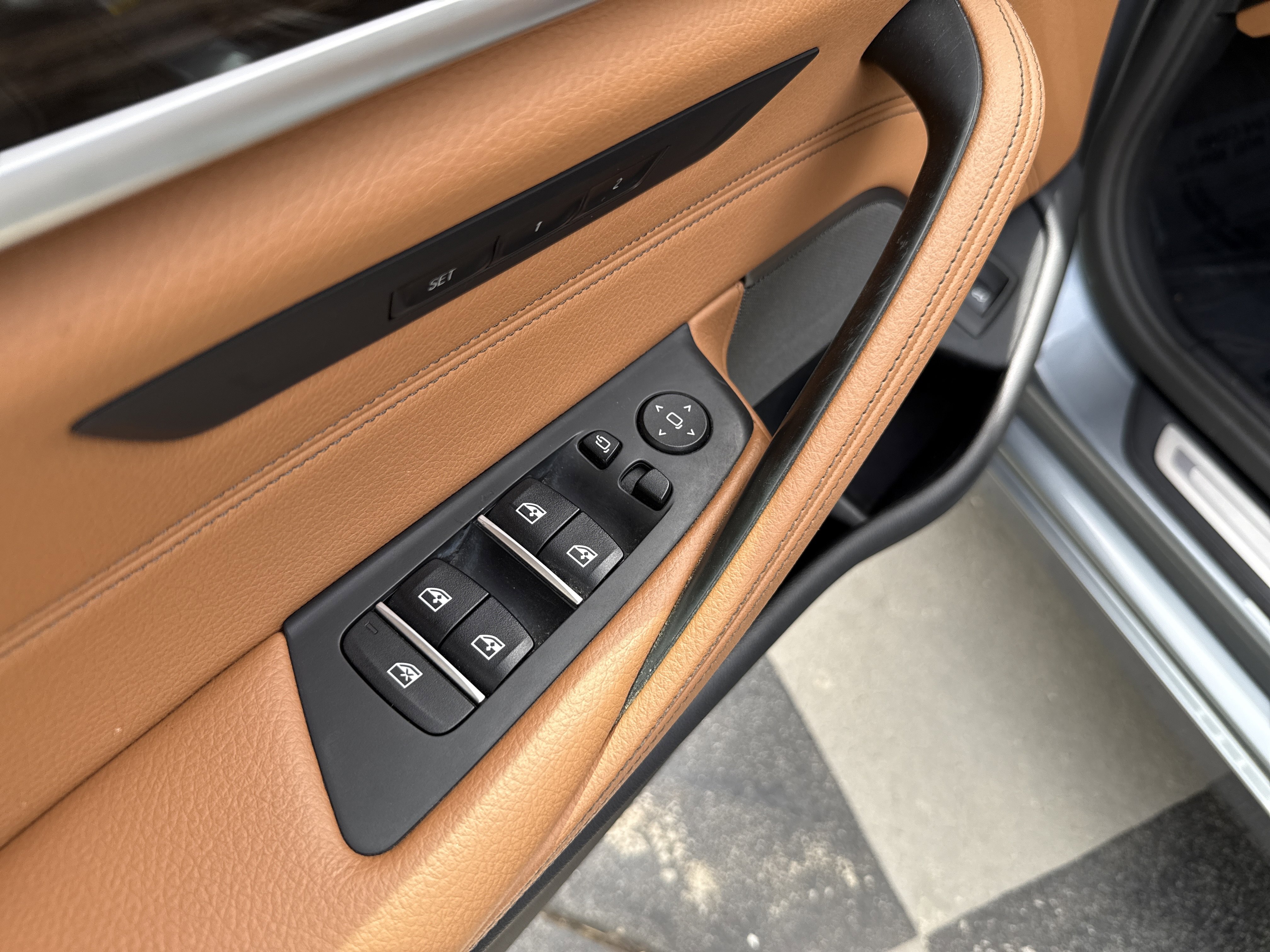 Used 2021 BMW 540i w/ Premium Package image 15
