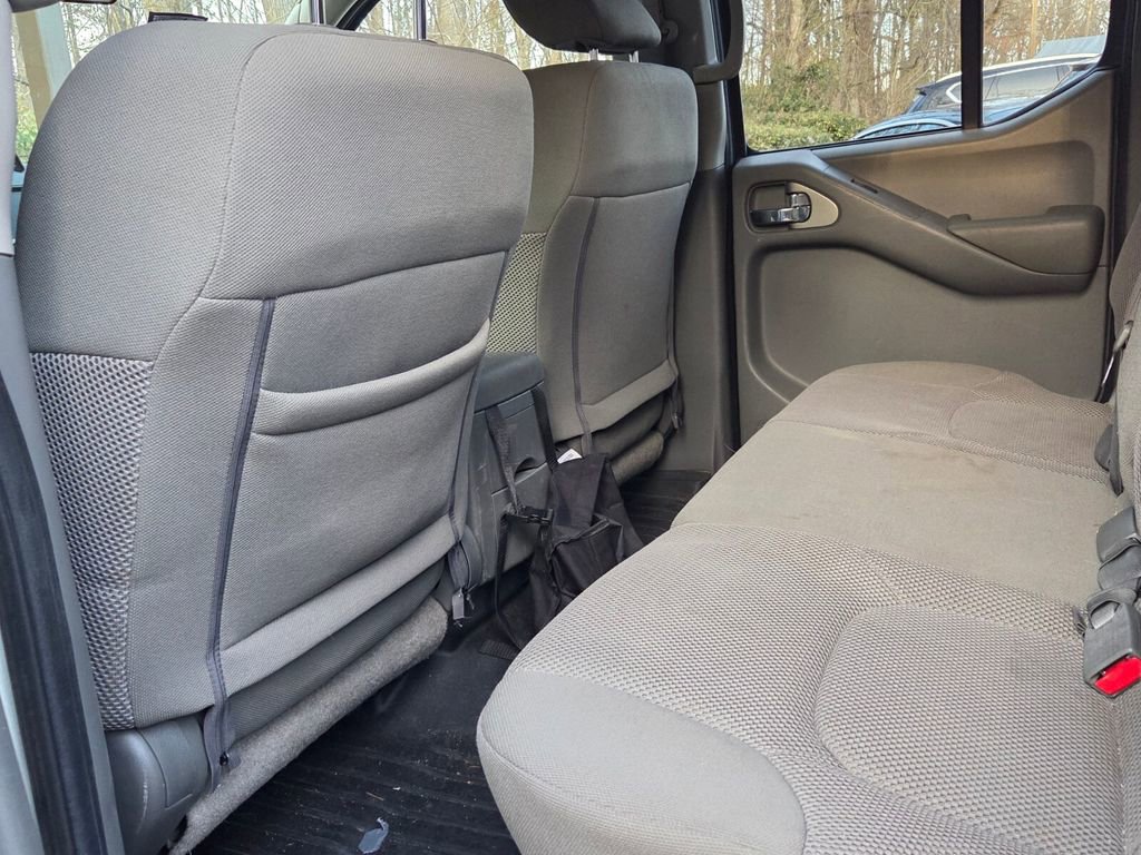 Used 2019 Nissan Frontier SV image 7