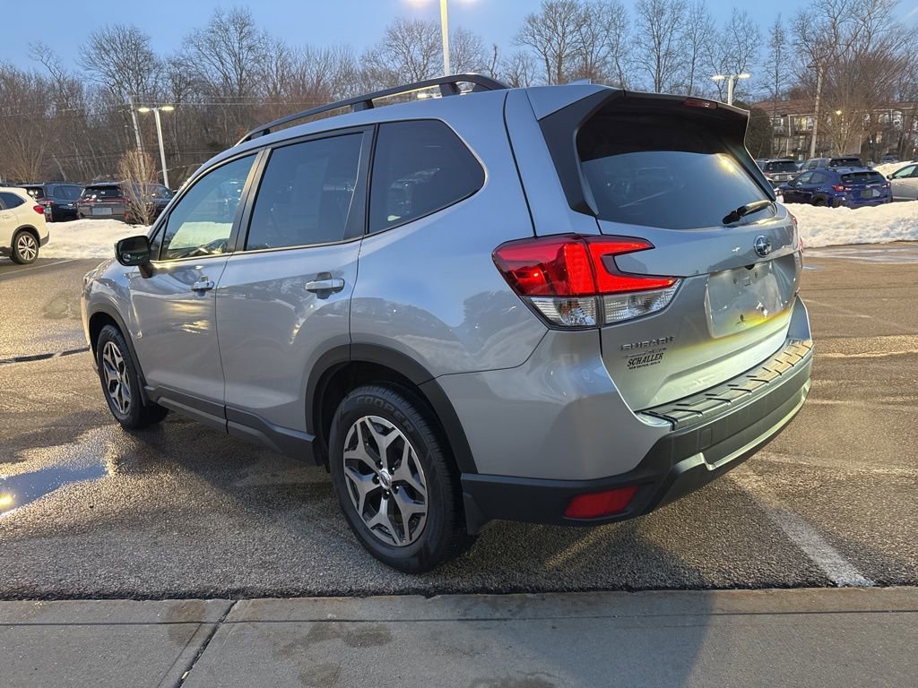Used 2023 Subaru Forester Premium image 3