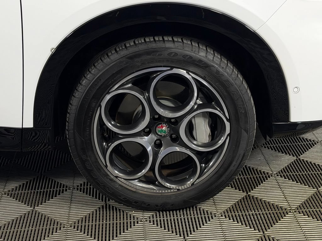 Used 2024 Alfa Romeo Tonale Ti w/ Active Assist Package AWD/4WD image 11