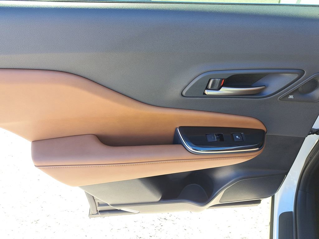 Certified 2025 Toyota Crown Signia Limited image 8