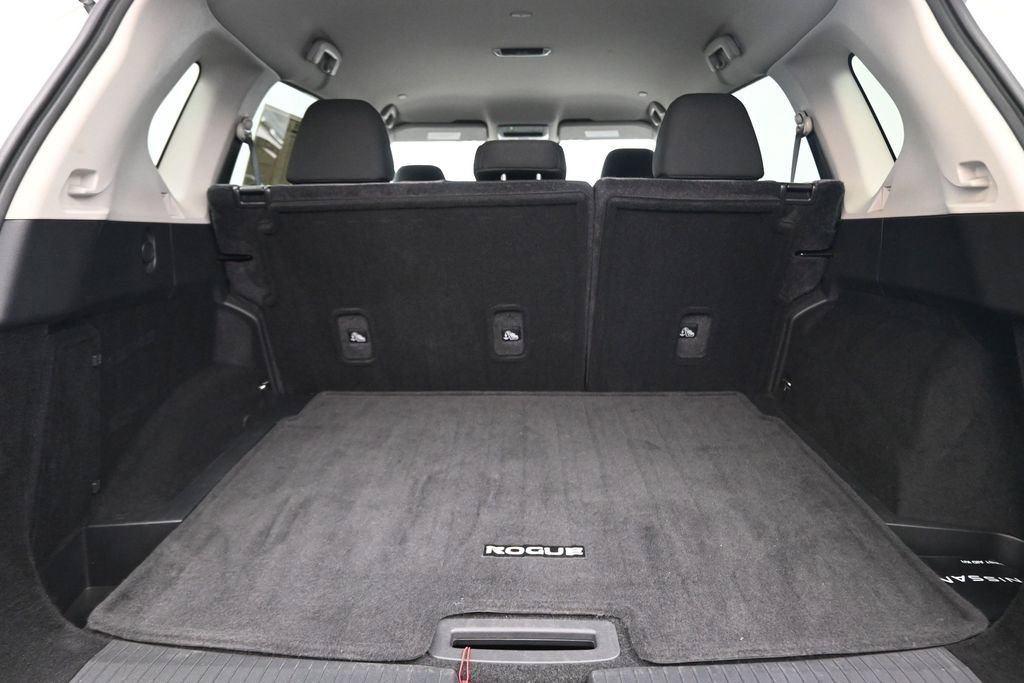 Certified 2022 Nissan Rogue SV AWD/4WD image 18