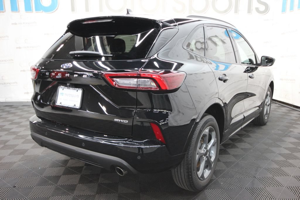 Used 2023 Ford Escape ST-Line w/ Tech Pack #1 AWD/4WD image 8