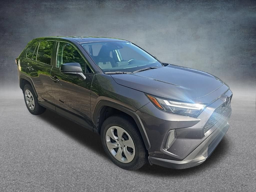 Used 2025 Toyota RAV4 LE AWD/4WD image 2