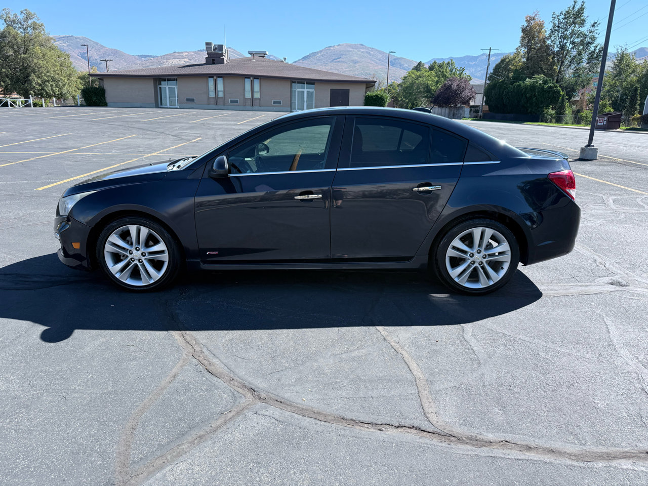 Used 2016 Chevrolet Cruze LTZ w/ Sun, Sound and Sport Package image 2
