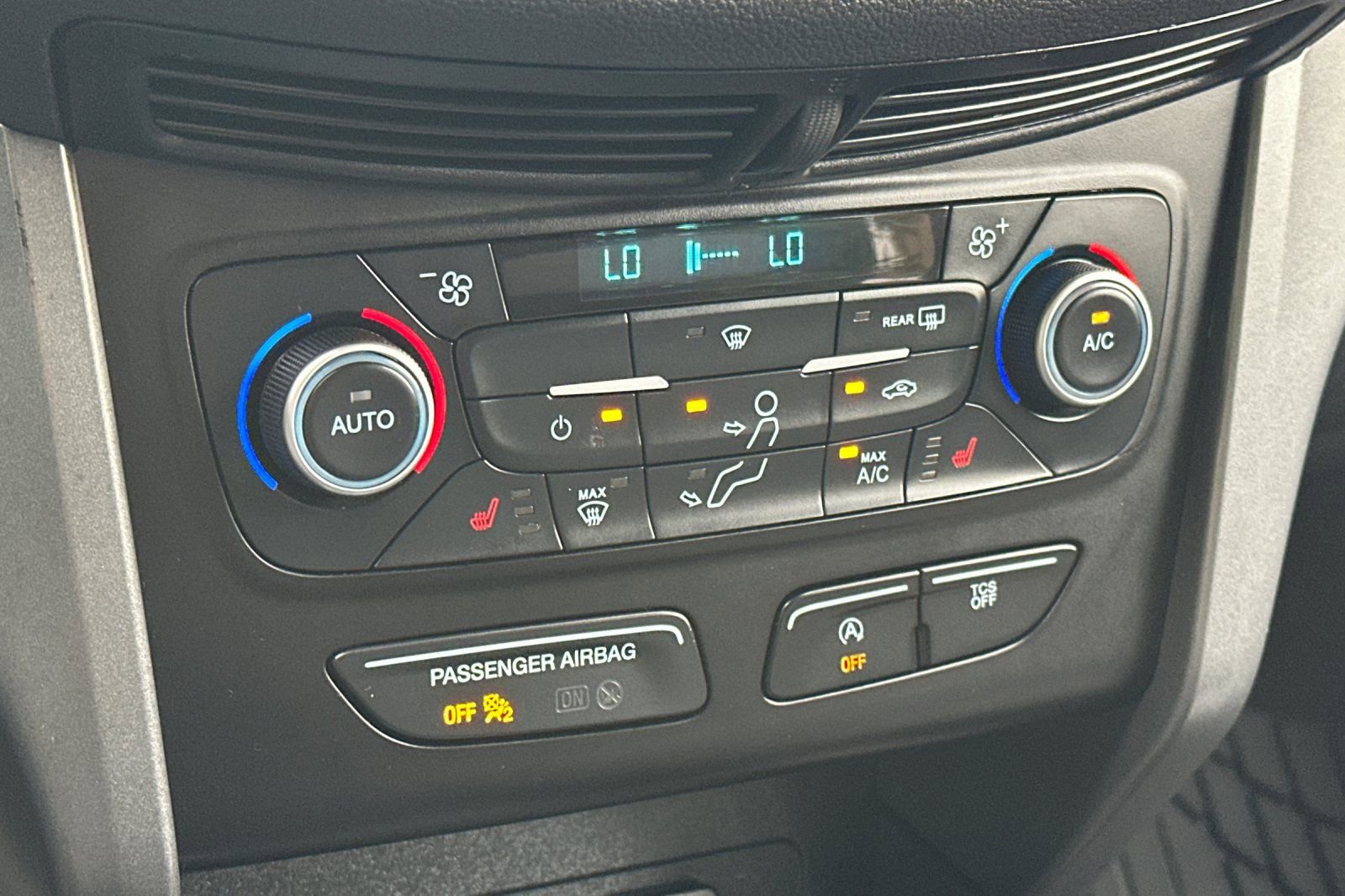 Used 2019 Ford Escape SE image 18