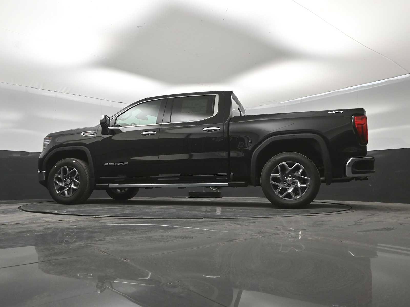New 2026 GMC Sierra 1500 SLT w/ SLT Premium Package AWD/4WD image 37