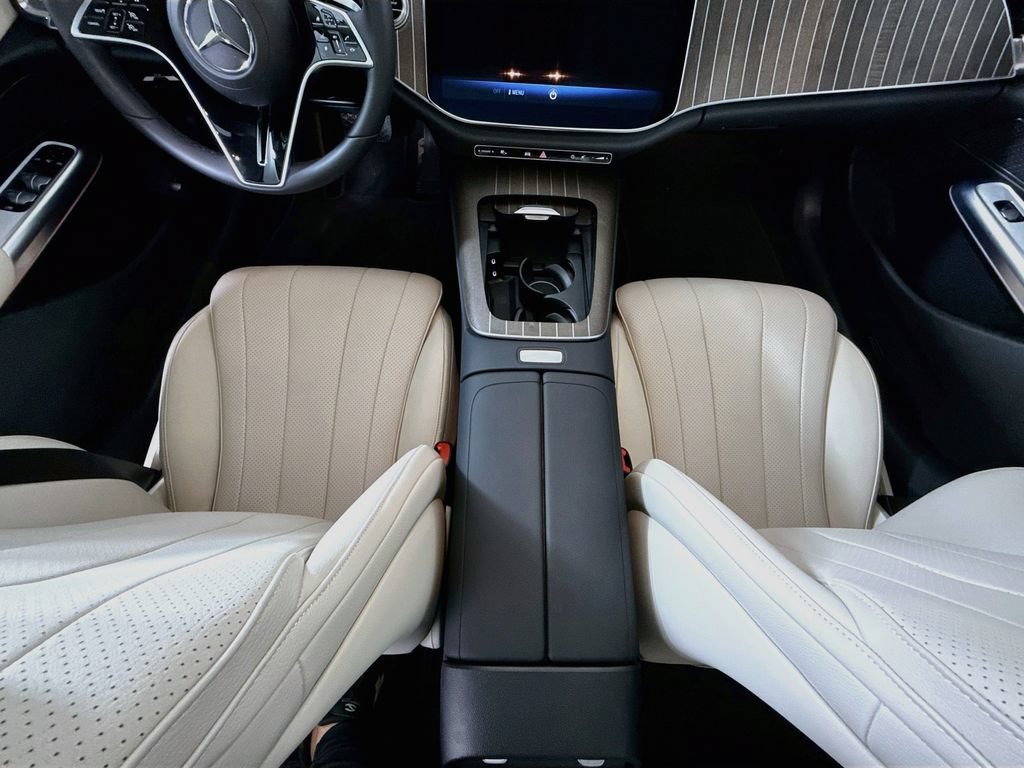 Used 2025 Mercedes-Benz E 350 Sedan image 16