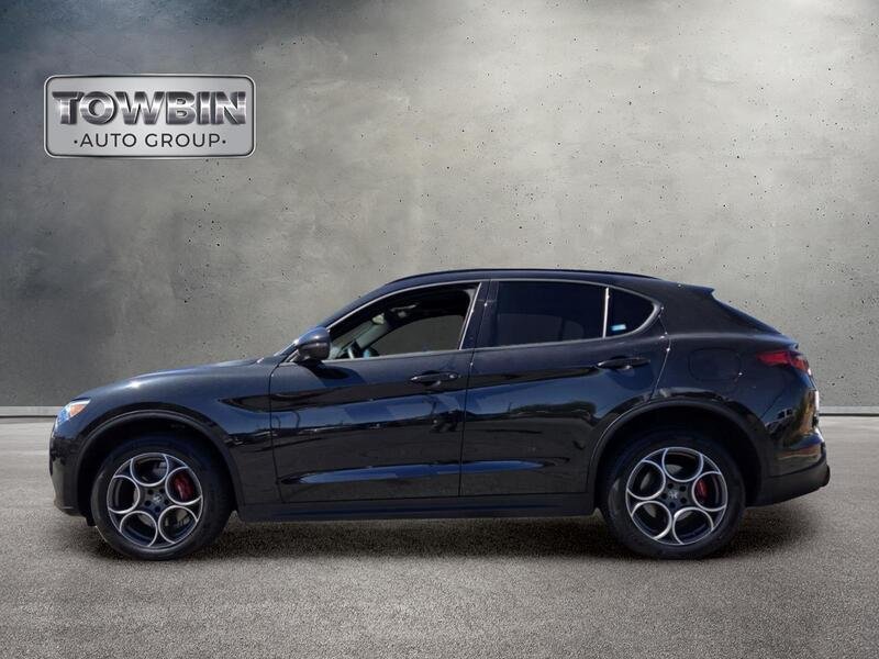 Used 2023 Alfa Romeo Stelvio Sprint AWD/4WD image 7