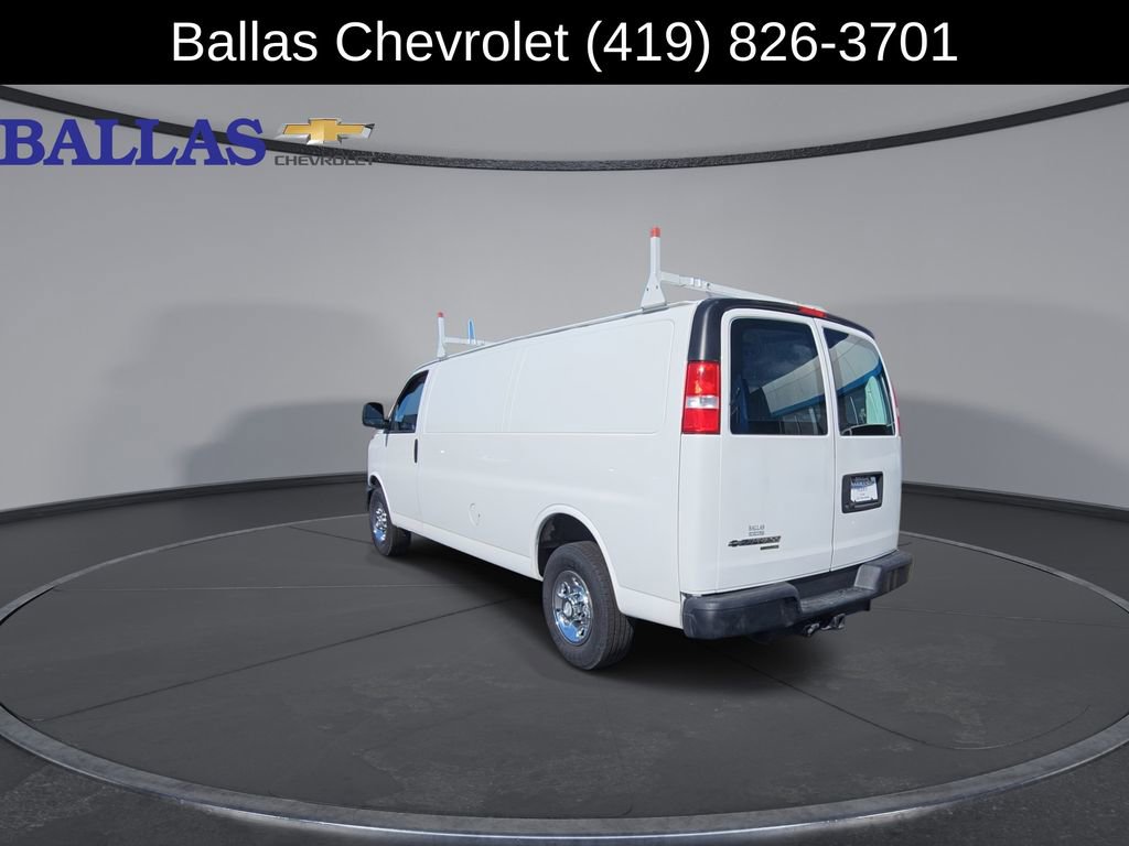 Certified 2015 Chevrolet Express 3500 Extended RWD image 7