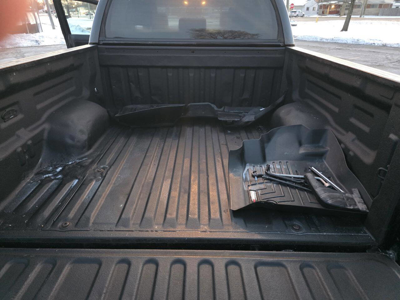 Used 2012 Toyota Tundra 4x4 CrewMax image 12