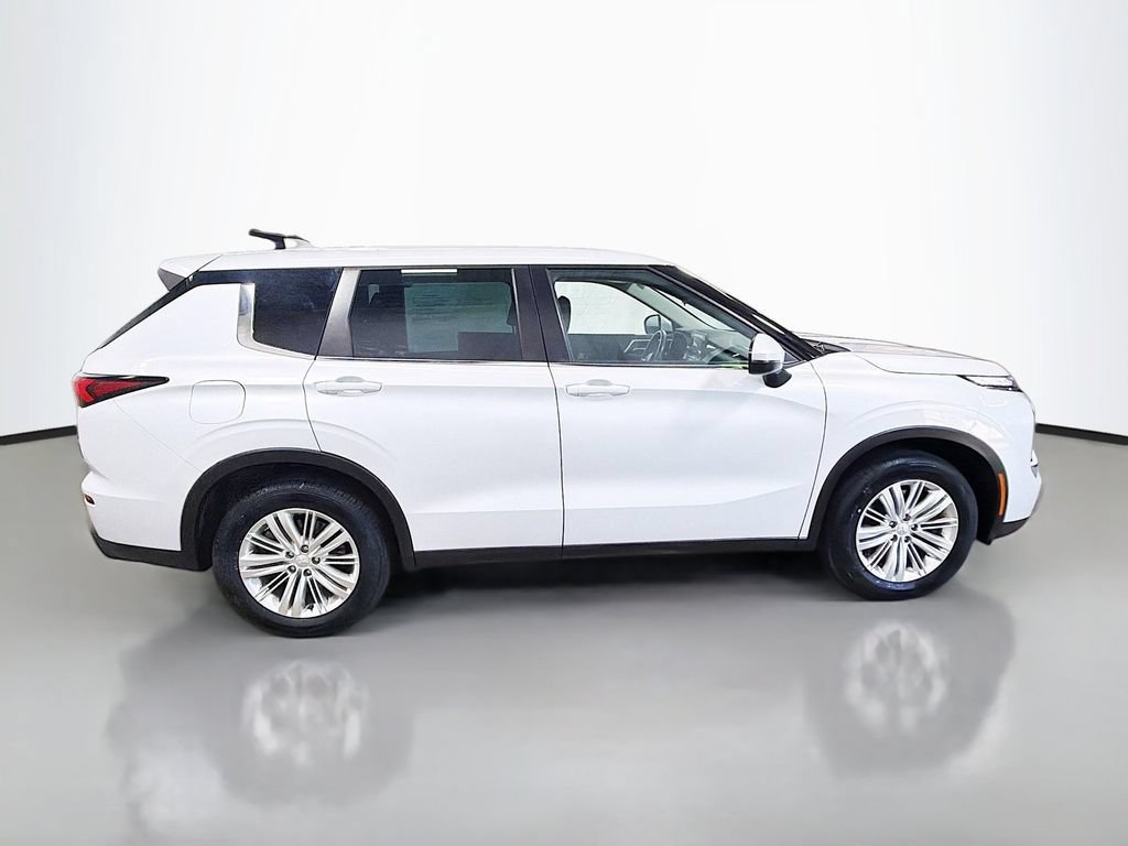 Used 2023 Mitsubishi Outlander ES AWD/4WD image 10