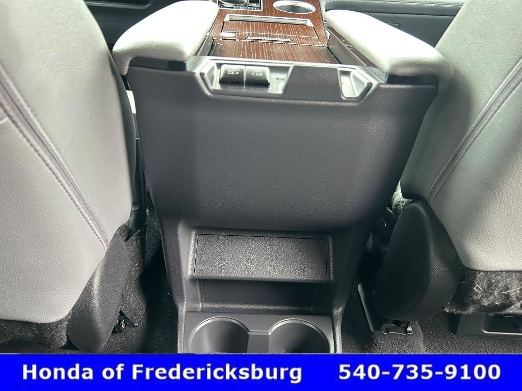 Used 2024 Toyota Sienna XLE image 43