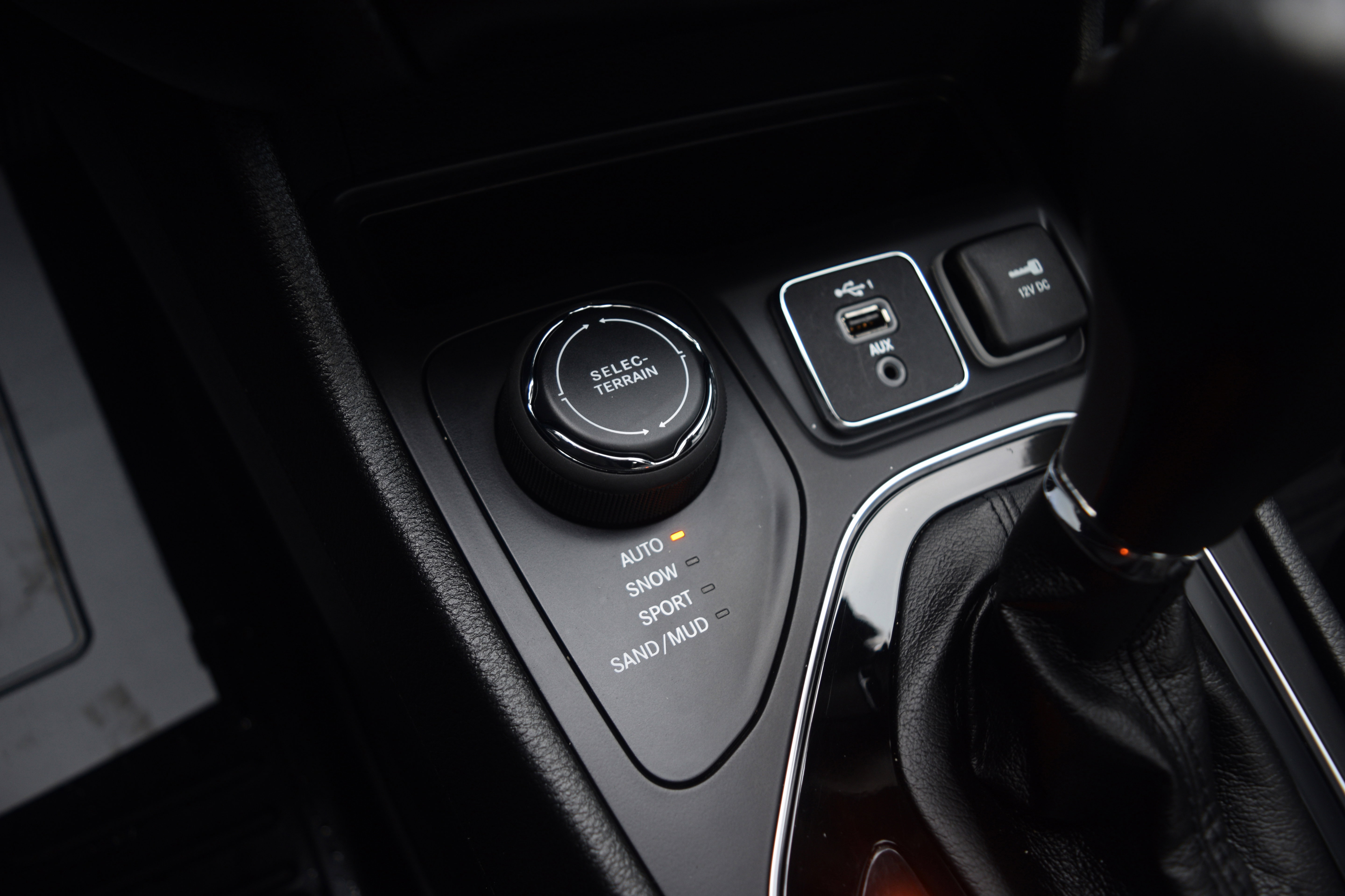 Used 2022 Jeep Cherokee Limited image 12