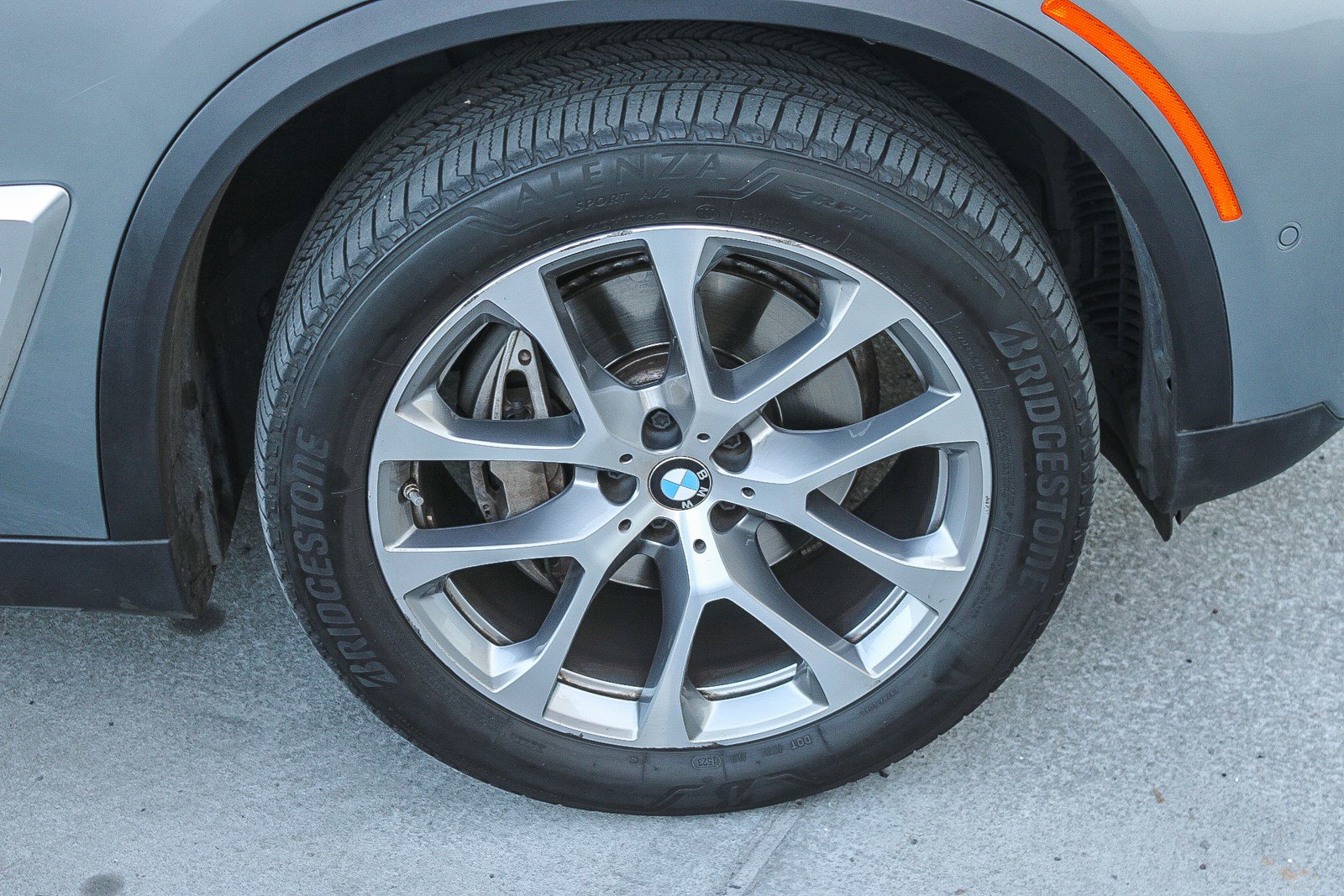 Used 2024 BMW X5 sDrive40i w/ Parking Assistance Package image 12