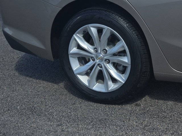Used 2025 Chevrolet Malibu LT FWD image 9